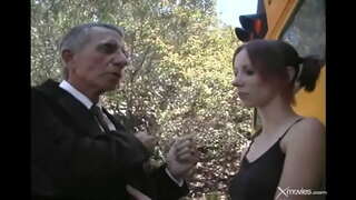 Очаровательная и приключенчески настроенная девушка: анальный секс, минет