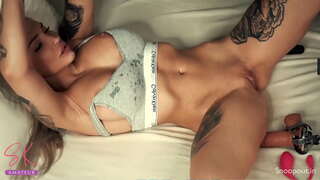 Seksi Ruska Djevojka Сквиртует na web kameru