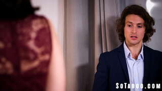 Maturskoj Večeri Nekako Kindles Strast Između Brat I Sestra