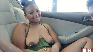 Maloto ny vehivavy janga mahazo fucked any ivelany